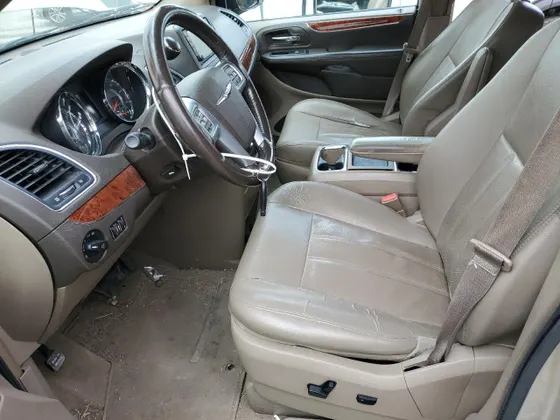 2012 Chrysler Town & Country Touring-L