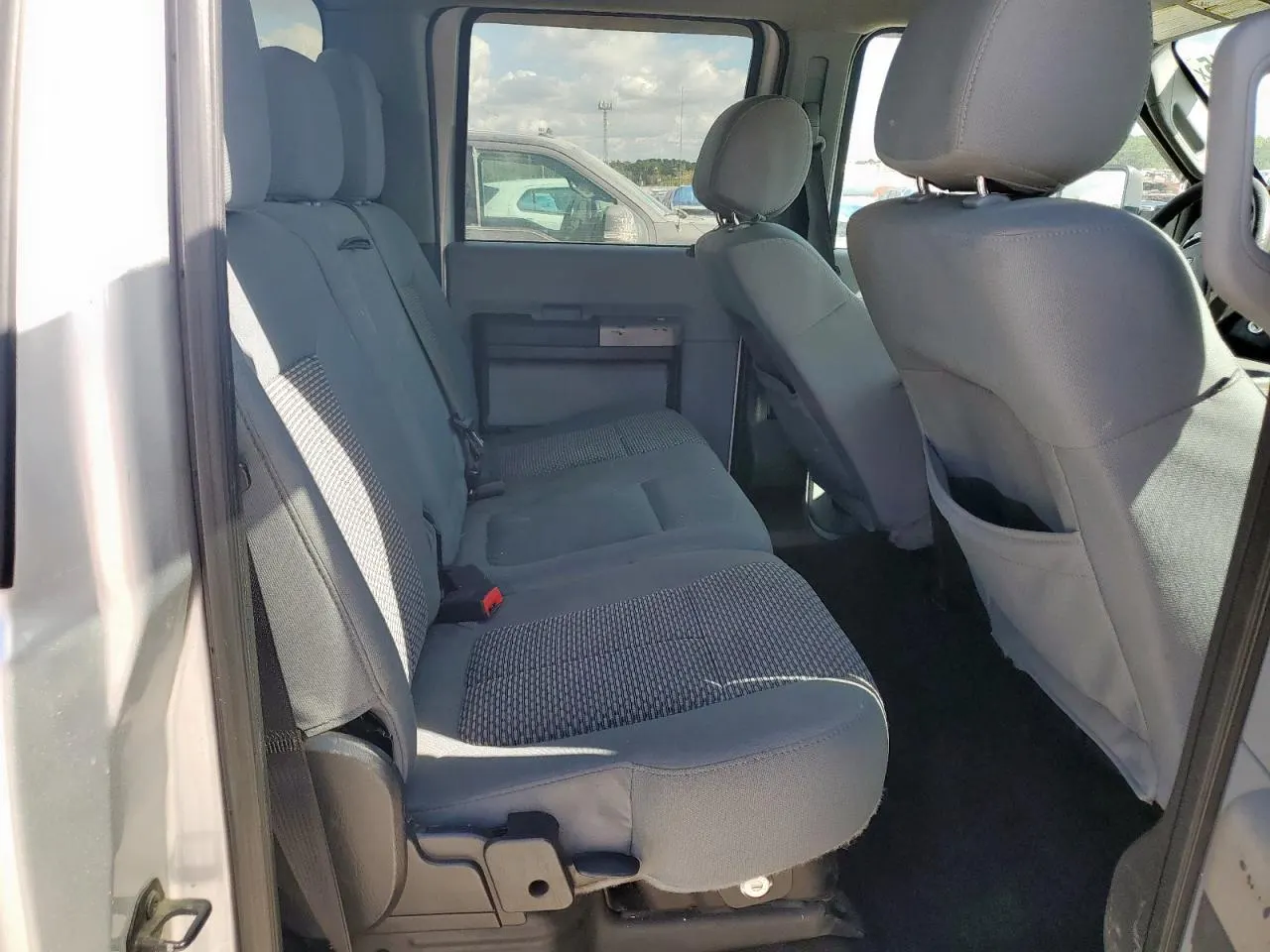 2015 Ford Super Duty F-350 DRW Lariat