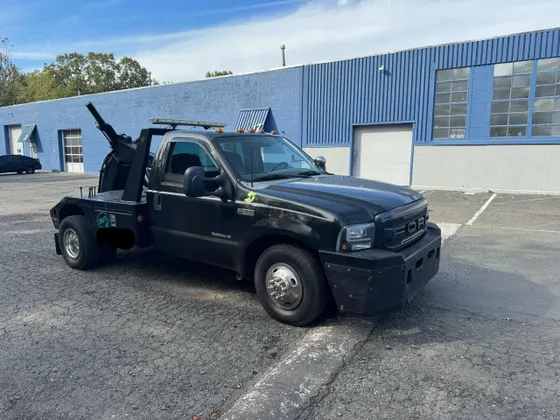 2002 Ford Super Duty F-350 DRW XL