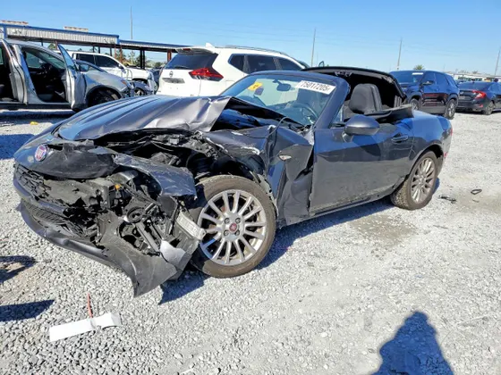 2018 FIAT 124 Spider Classica