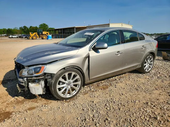 2016 Volvo S60 Inscription T5 Drive-E Platinum