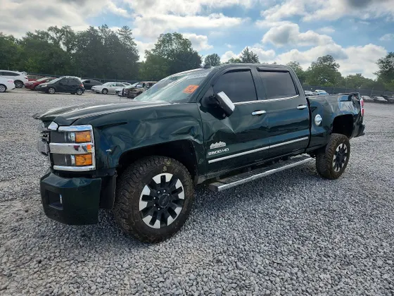 2015 Chevrolet Silverado 2500HD Built After Aug 14 High Country