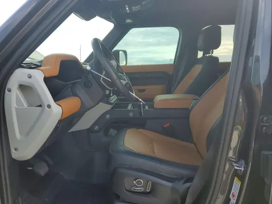 2024 Land Rover Defender X-Dynamic SE
