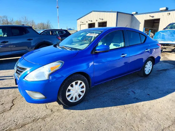 2016 Nissan Versa SV