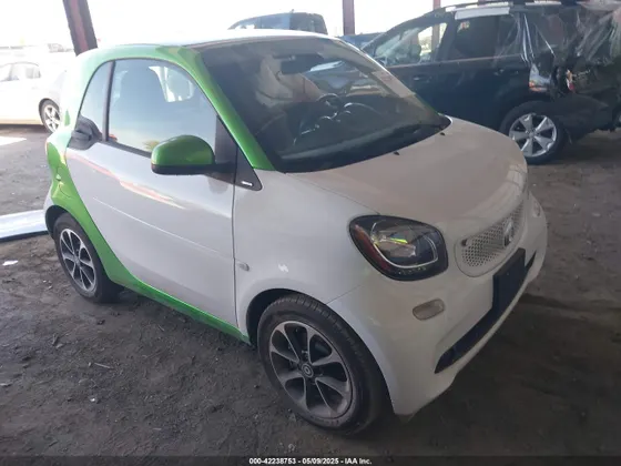 2017 smart EQ fortwo pure