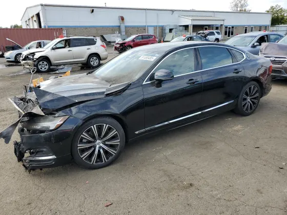 2023 Volvo S90 Plus