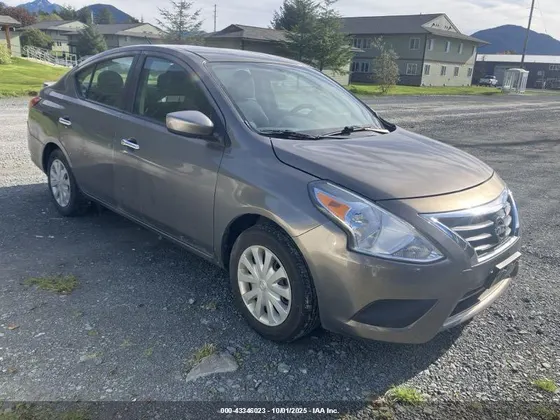 2016 Nissan Versa S Plus