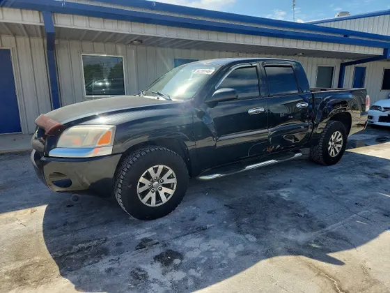 2008 Mitsubishi Raider LS