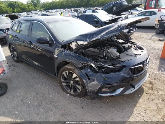2018 Buick Regal TourX Essence