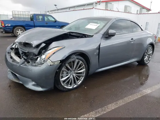 2015 INFINITI Q60 Convertible