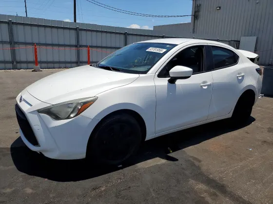 2019 Toyota Yaris Sedan L