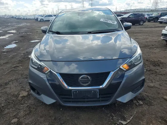 2021 Nissan Versa SV