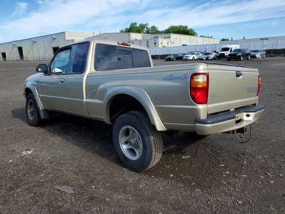 2002 Mazda B-Series 4WD Truck SE