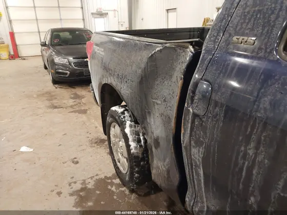 2010 Toyota Tundra 4WD Truck GRADE 5.7L V8
