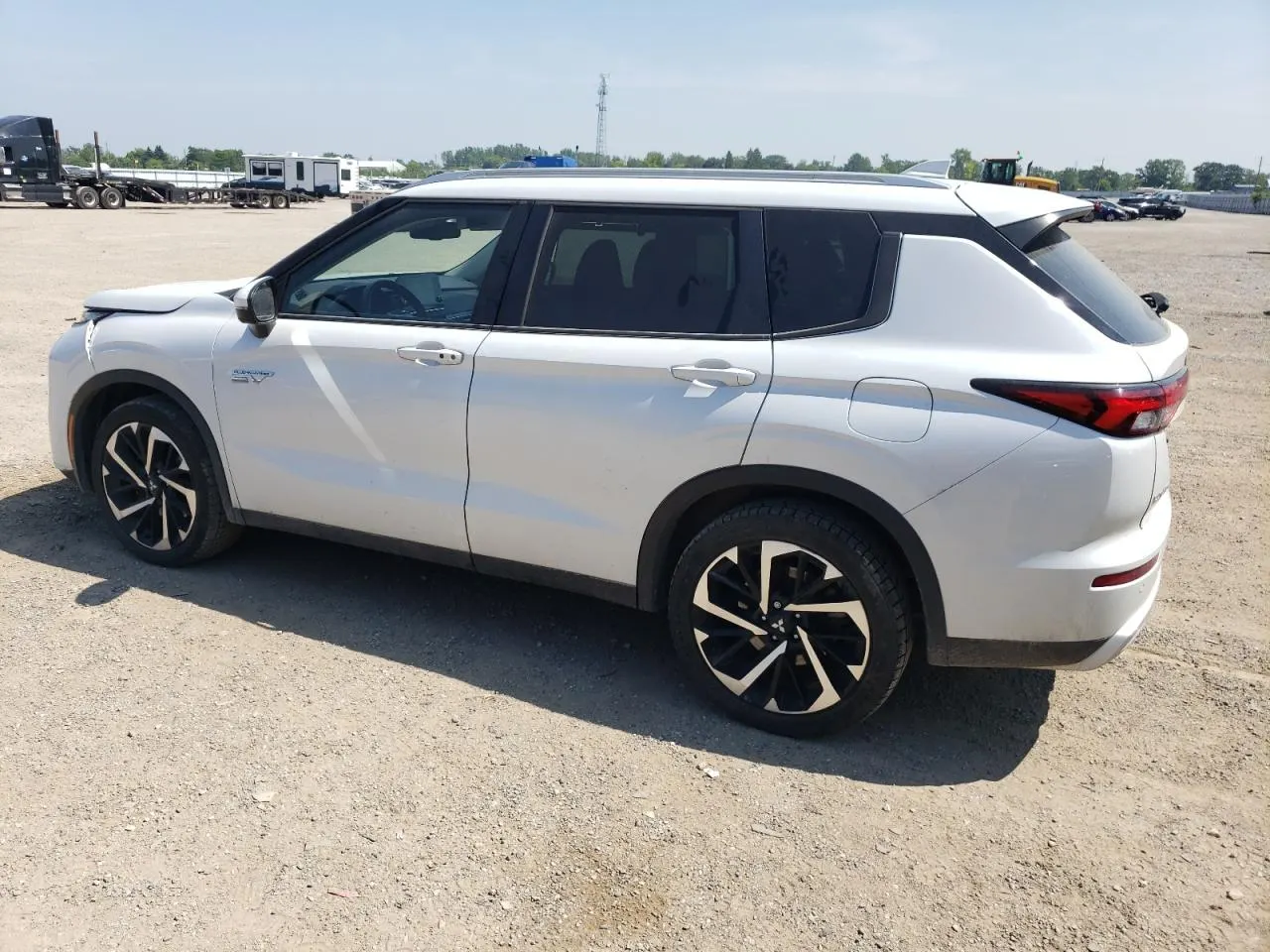 2023 Mitsubishi Outlander PHEV SE