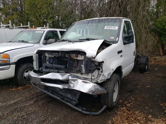 2009 Ford Econoline Commercial Cutaway E350 SUPER DUTY CUTAWAY VAN