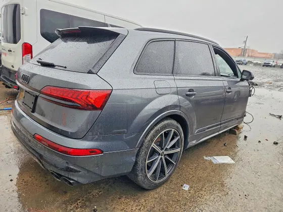 2022 Audi SQ7 Premium Plus