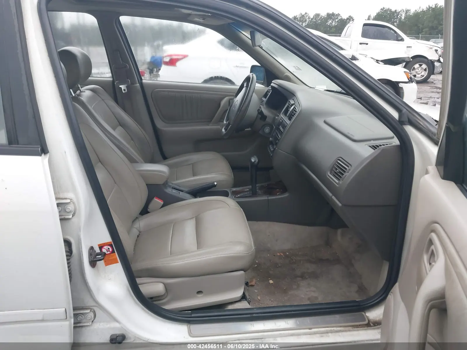 2002 INFINITI G20 Luxury