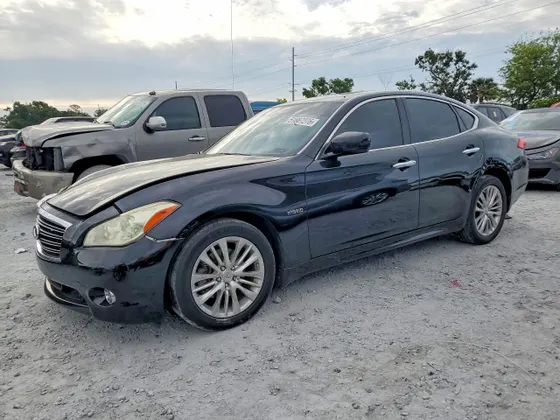 2012 INFINITI M35h Hybrid