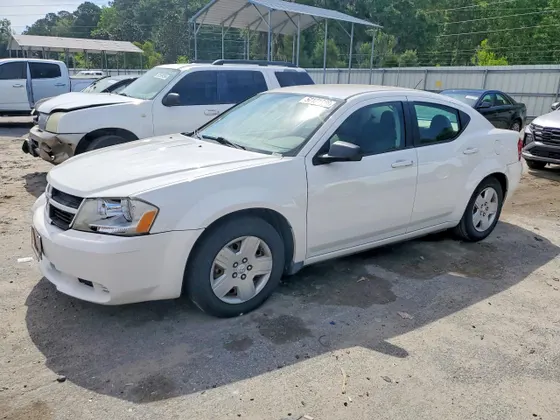 2009 Dodge Avenger SE