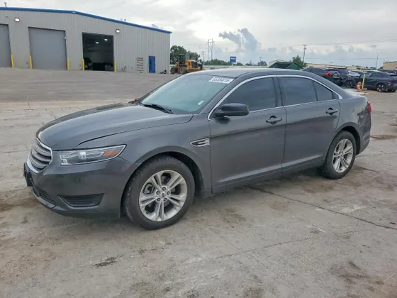 2017 Ford Taurus SE