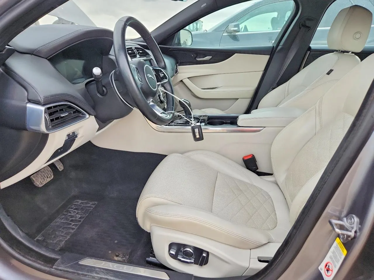 2020 Jaguar XE