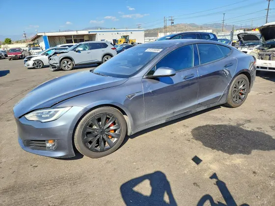 2016 Tesla Model S 90D