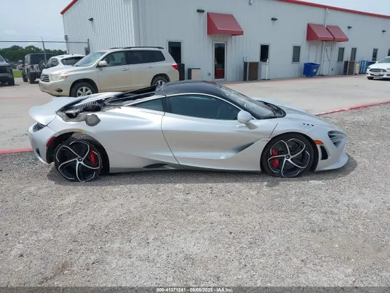 2024 McLaren 750S COUPE