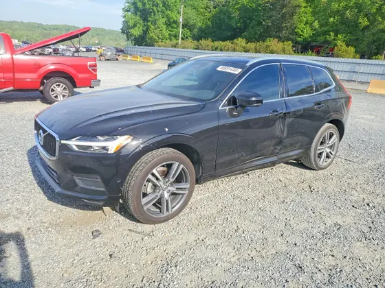 2019 Volvo XC60 Momentum