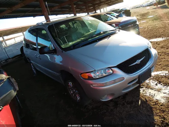 1999 Chrysler Town & Country Limited