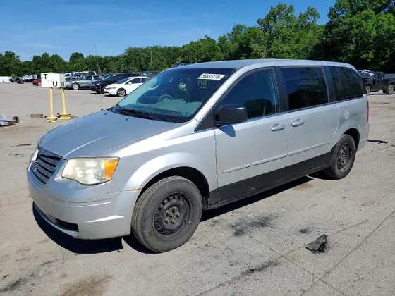 2009 Chrysler Town & Country LX