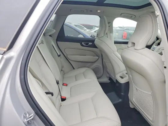 2025 Volvo XC60 Plug-In Hybrid Core