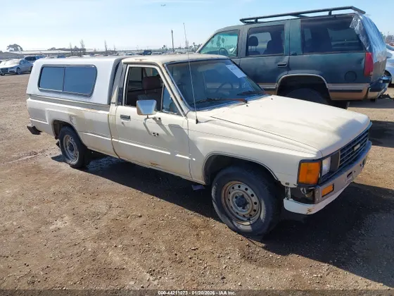 1985 Toyota Long Bed Trucks Deluxe