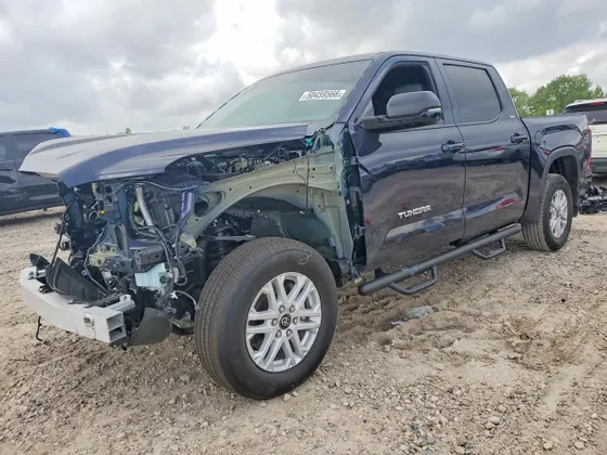 2026 Toyota Tundra 4WD SR5