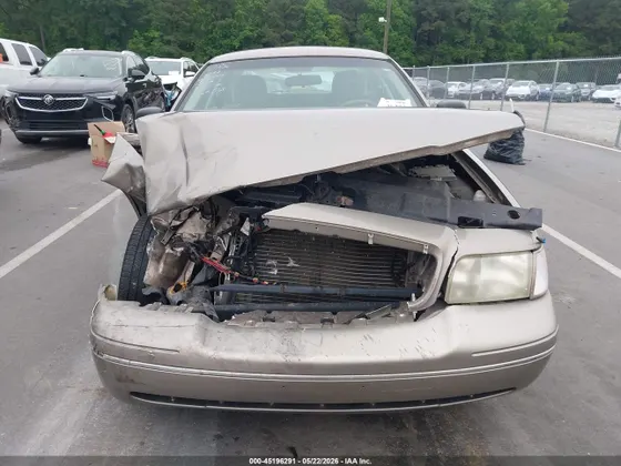 2005 Ford Crown Victoria LX