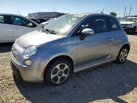 2017 FIAT 500e 500