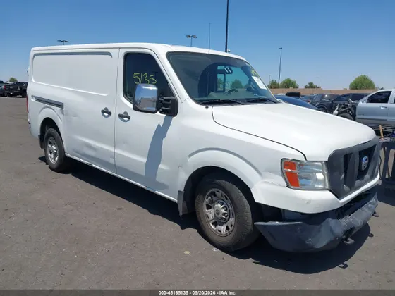2013 Nissan NV SV