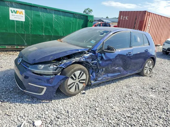 2017 Volkswagen e-Golf SE