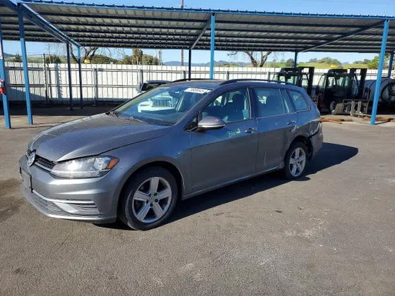 2018 Volkswagen Golf SportWagen S