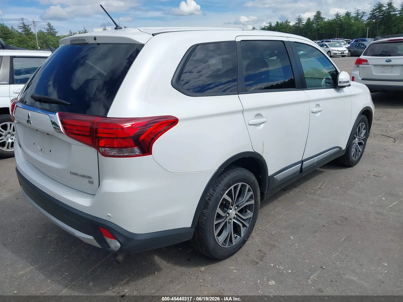 2016 Mitsubishi Outlander SE