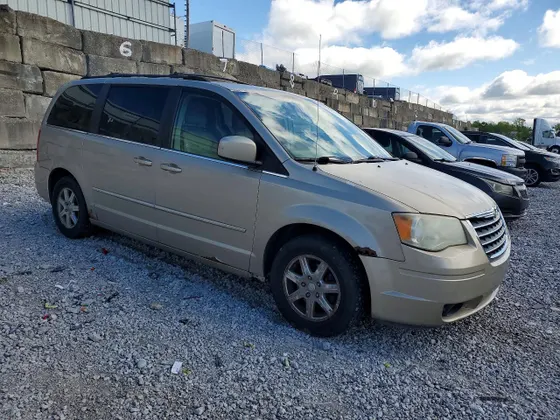 2009 Chrysler Town & Country Touring