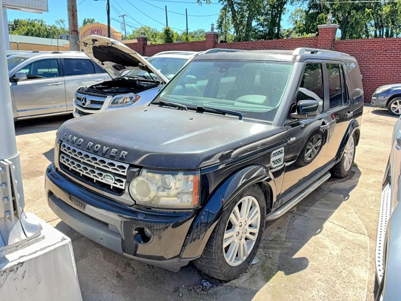 2011 Land Rover LR4 LUX
