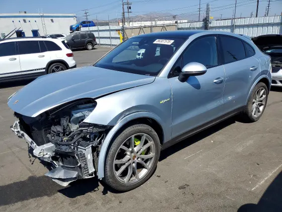 2022 Porsche Cayenne E-Hybrid