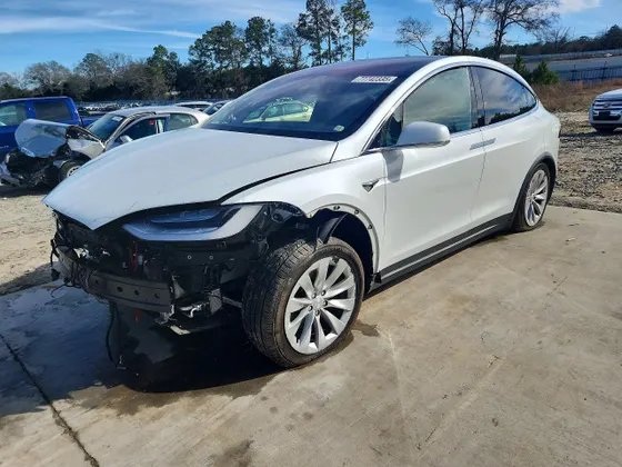 2020 Tesla Model X Long Range