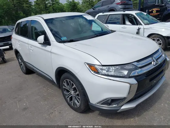 2016 Mitsubishi Outlander SE