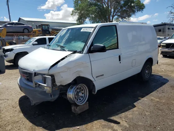 2000 GMC Safari Cargo Van XT