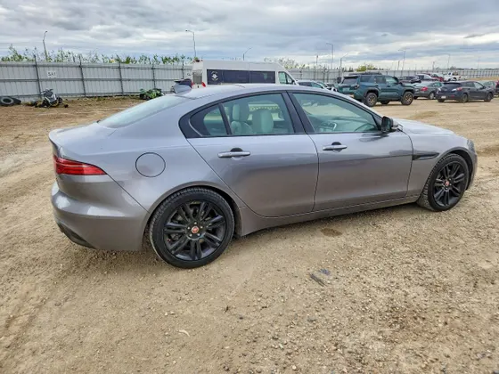 2020 Jaguar XE