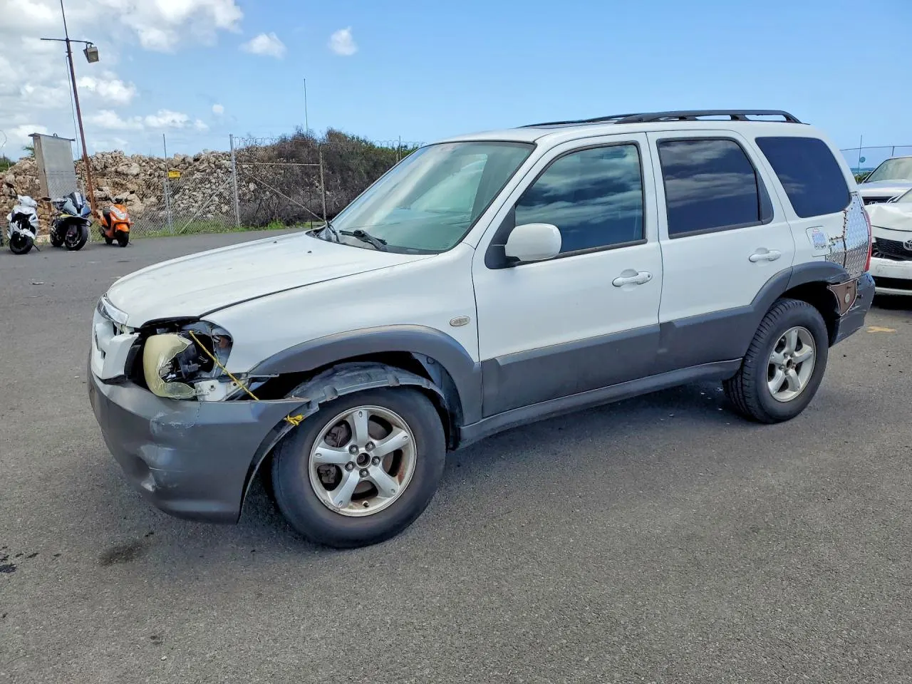 2005 Mazda Tribute s