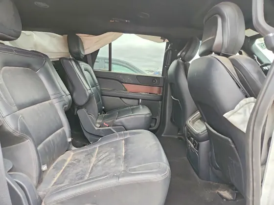 2023 Lincoln Navigator Standard