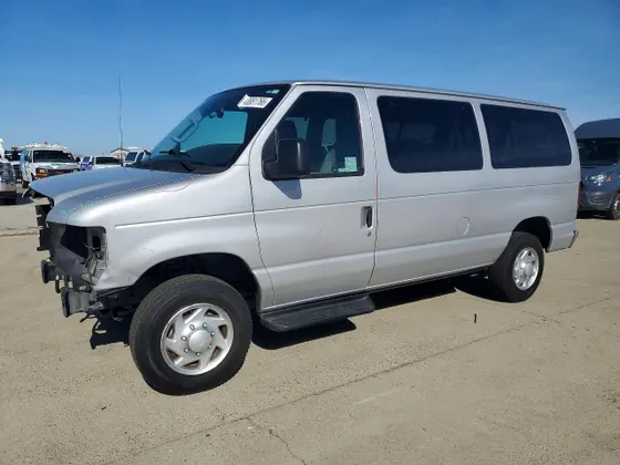 2014 Ford Econoline Wagon XLT